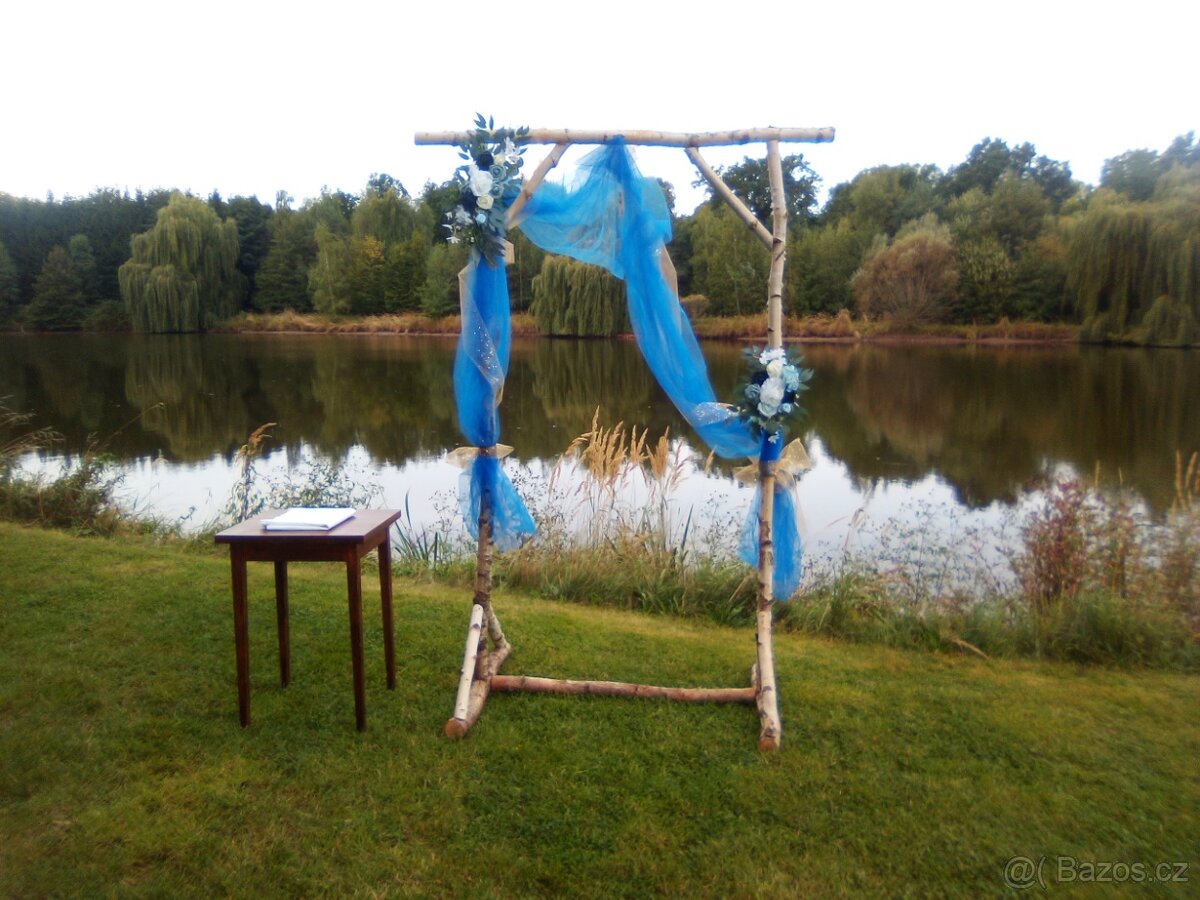 SLAVOBRÁNA, SVATEBNÍ BRÁNA Z BŘÍZY