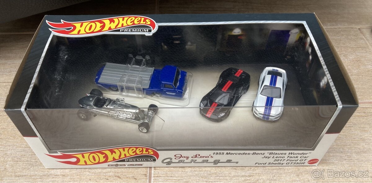 Hot Wheels premium Diorama set.