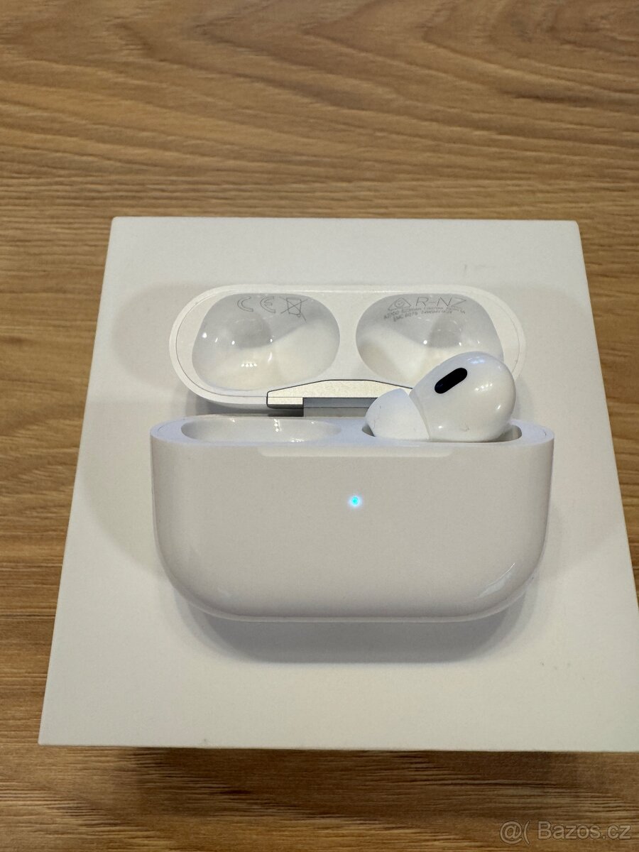 Apple Airpods Pro 2 - pravé sluchátko + case
