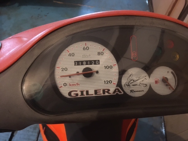 prodám skútr gilera runner