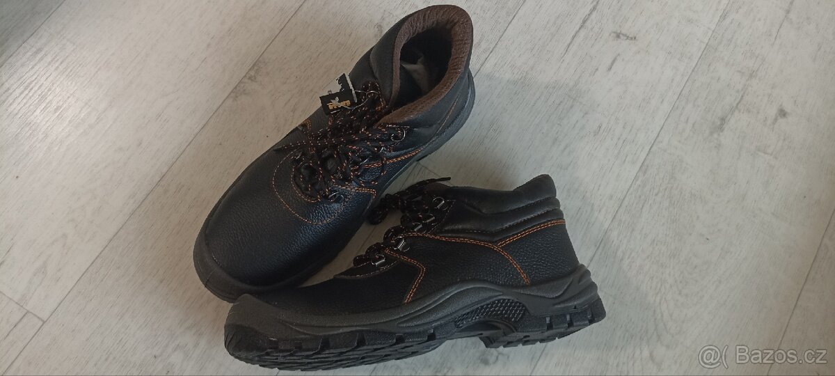 Nové pánské pracovní boty 46
