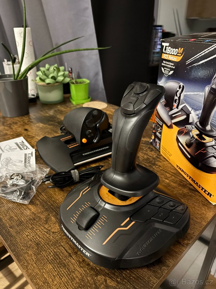 Thrustmaster T.16000M FCS HOTAS (joystick + plyn)