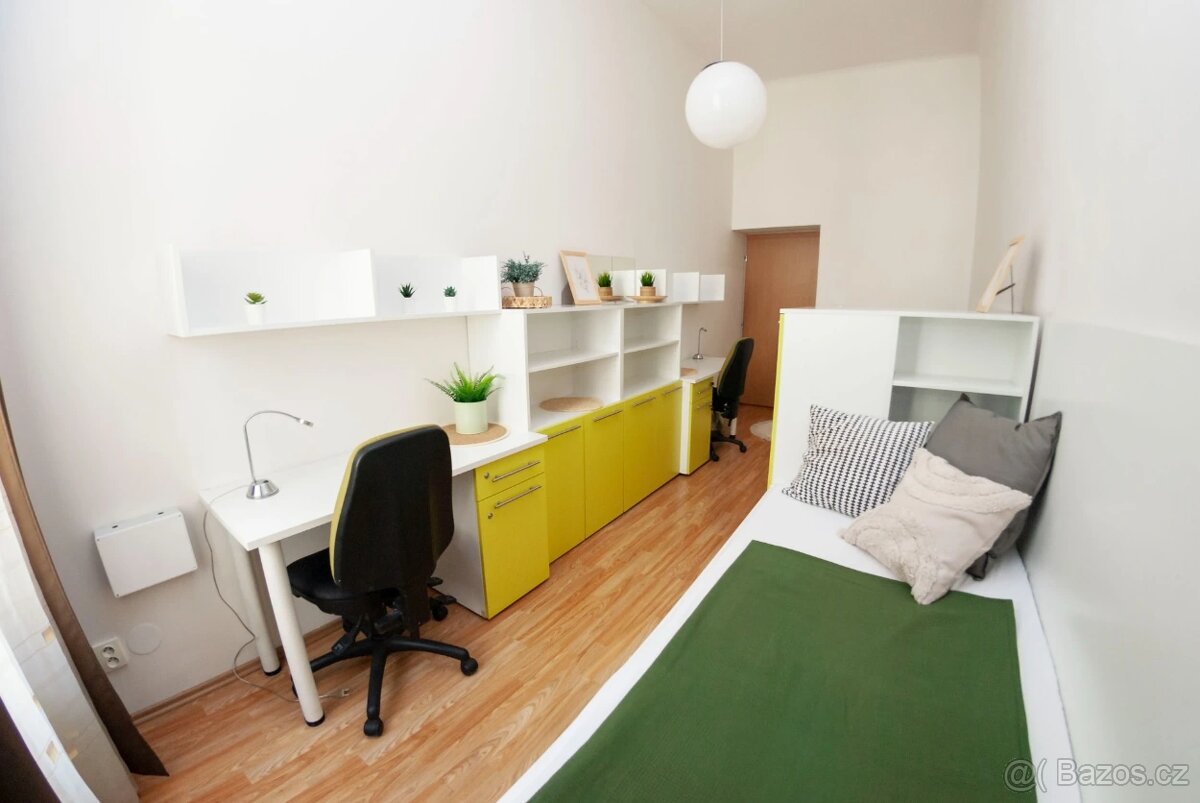 Jedno místo ve sdíleném pokoji