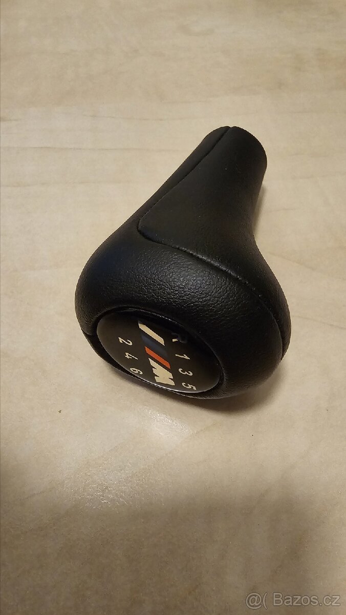 Hlavice řadící páky BMW