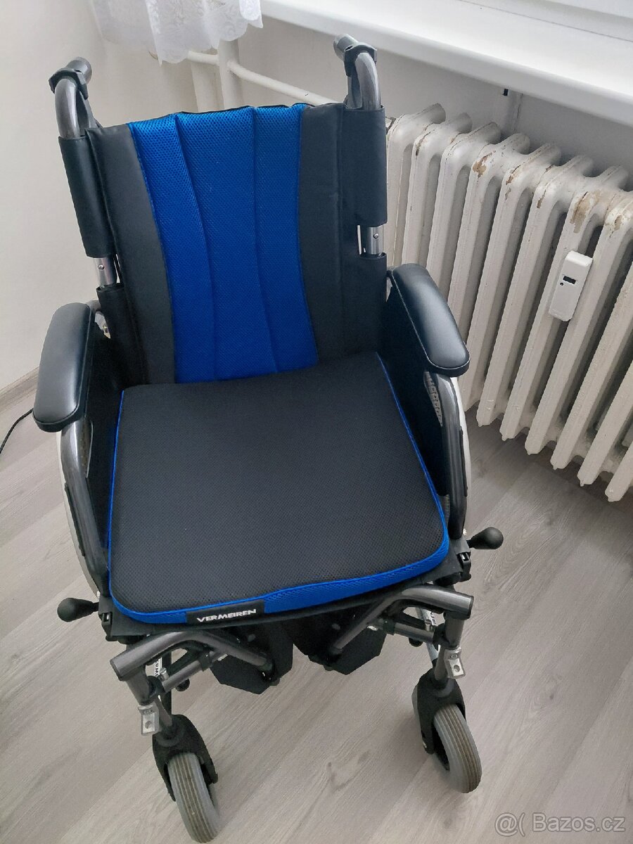 Invalidní vozík