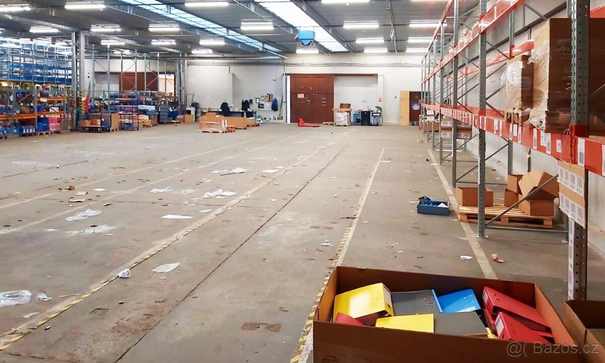 Nájem skladové haly 902 m2, rampa, Úvaly u PRAHY