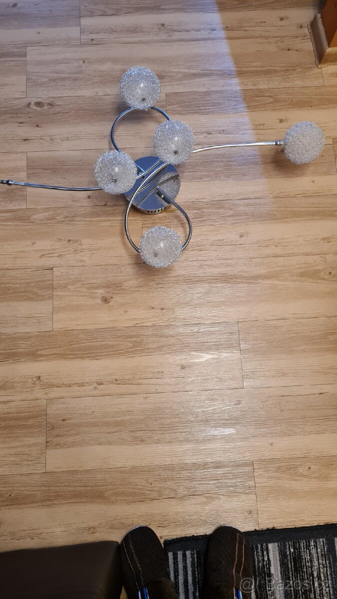 Daruji lustr za 1l fernetu