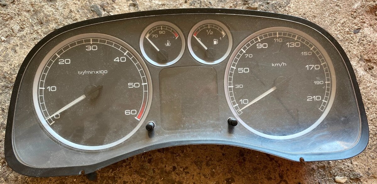 Budíky Peugeot 307