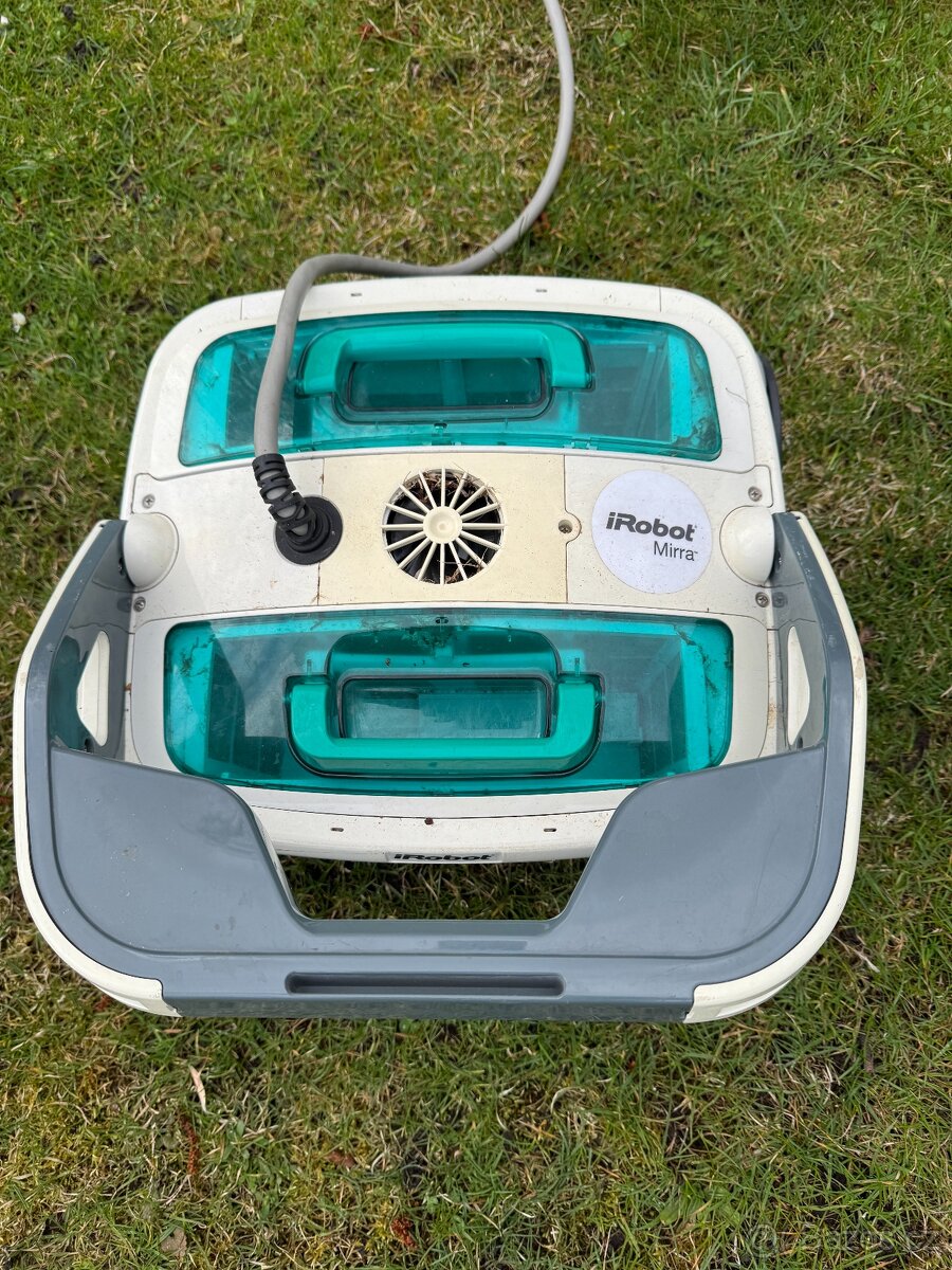 Robotický bazénový vysavač iRobot Mirra