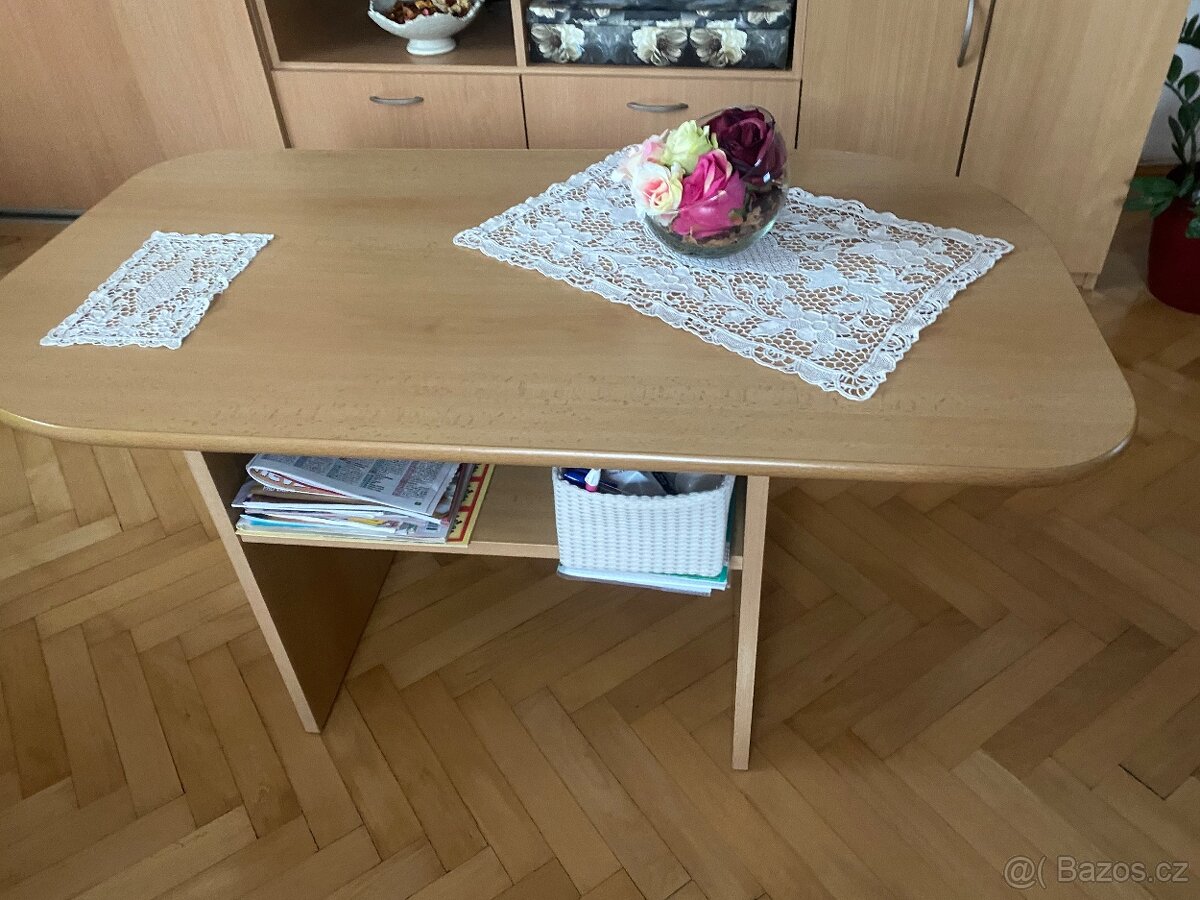 Konferenční stolek