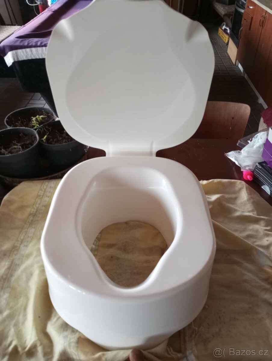 nástavec na WC