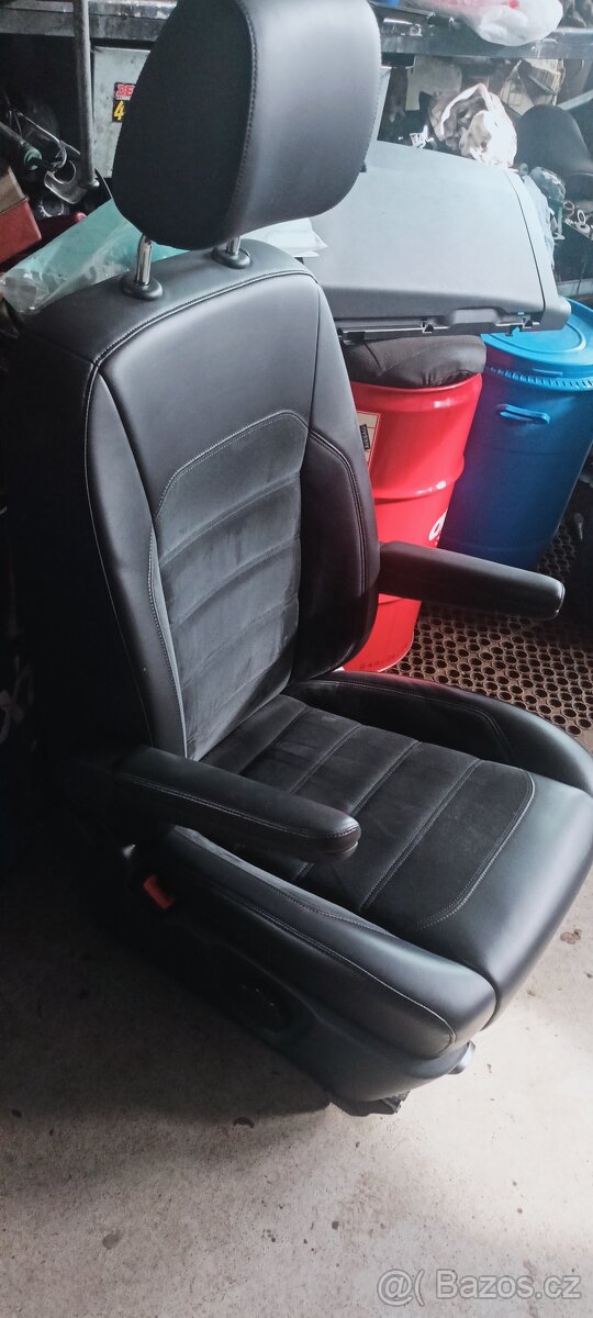 Sedačka Alcantara transportér t6