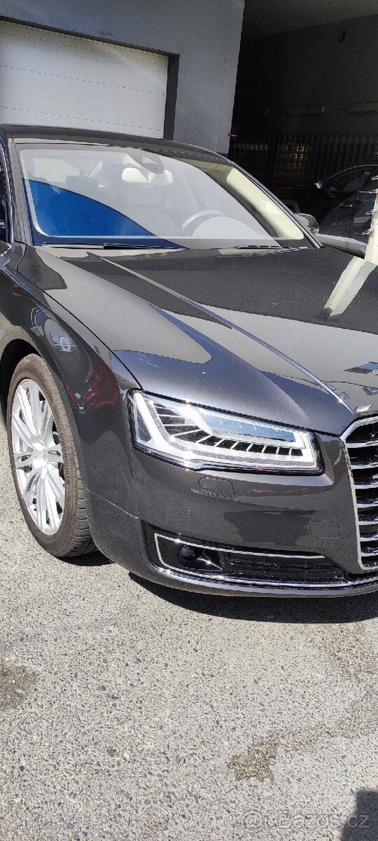 Audi A8 4.0 tsfi 320kw