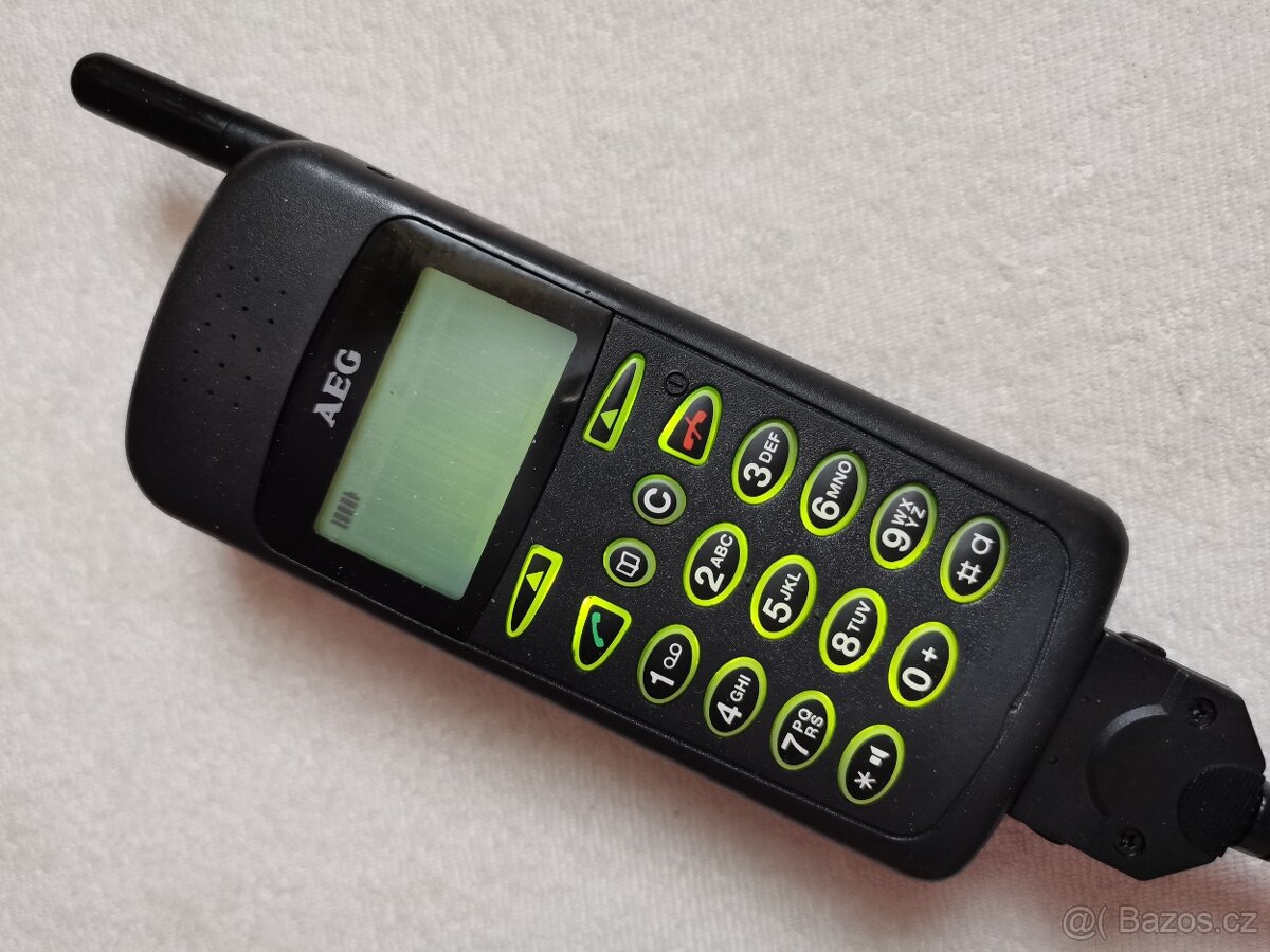 Mobilní telefon AEG D 9040