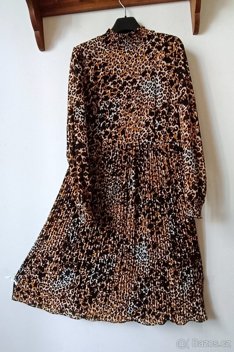 Elegantní plisovane šaty 40-C&A