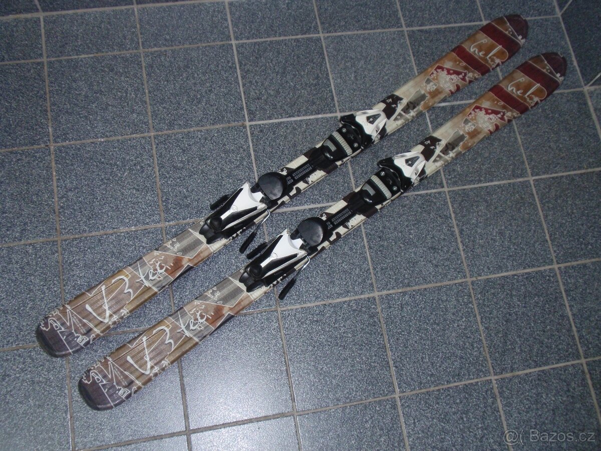 NASERVISOVANÉ DÍVČÍ 130 CM LYŽE CARVY V3TEC