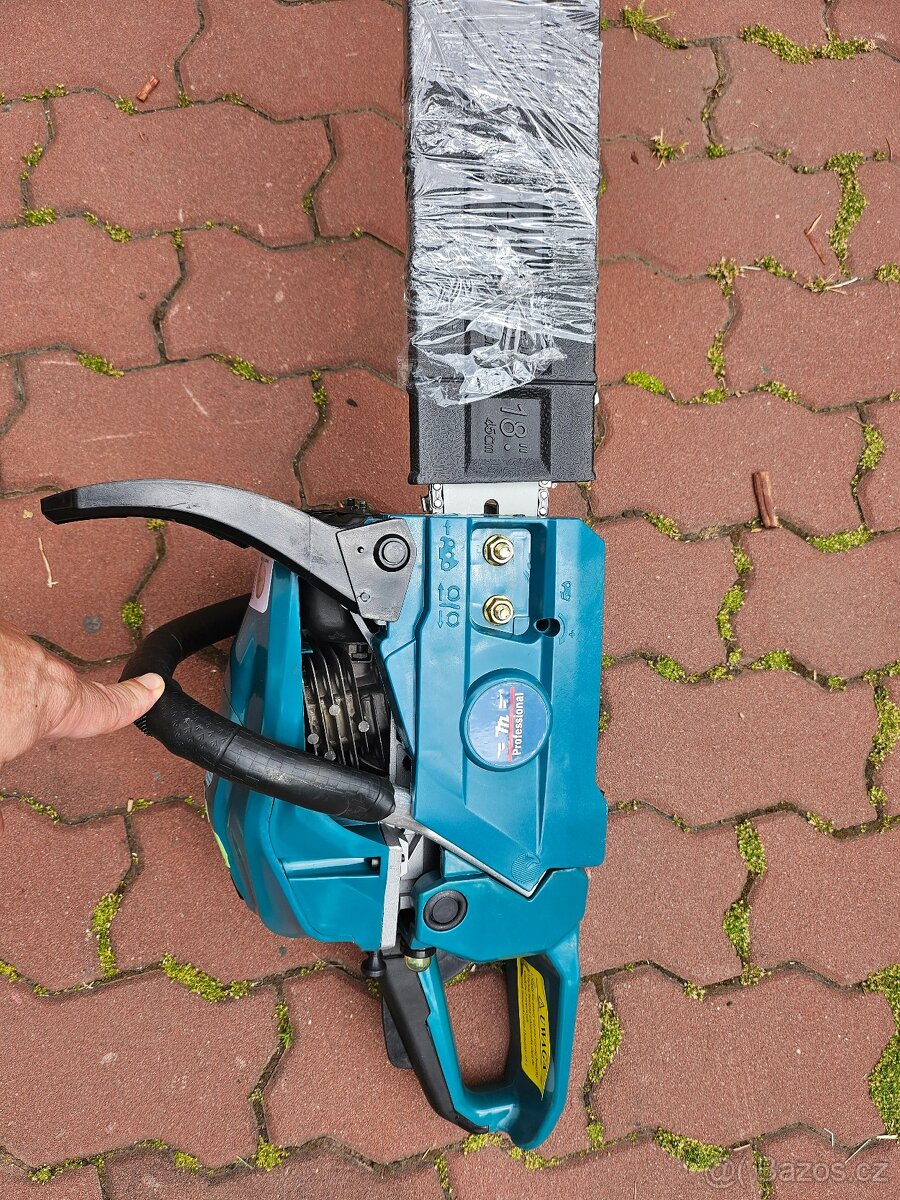 Nová pila MAKITA DCS6401