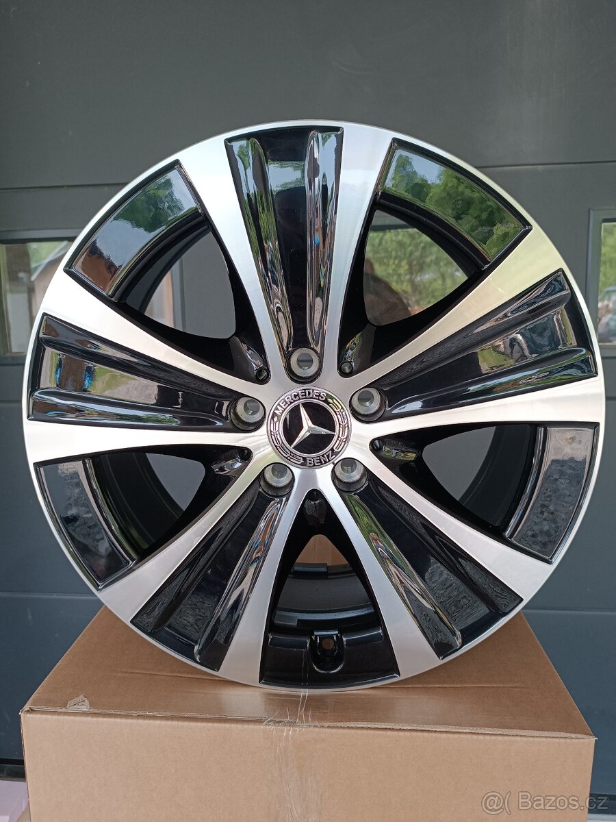 Mercedes R18