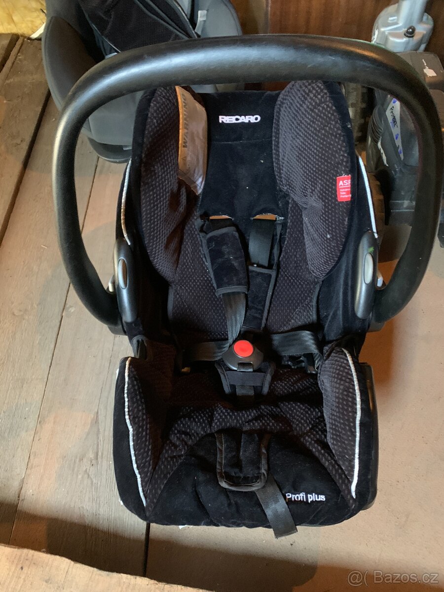 Autosedačka Recaro (vajíčko)