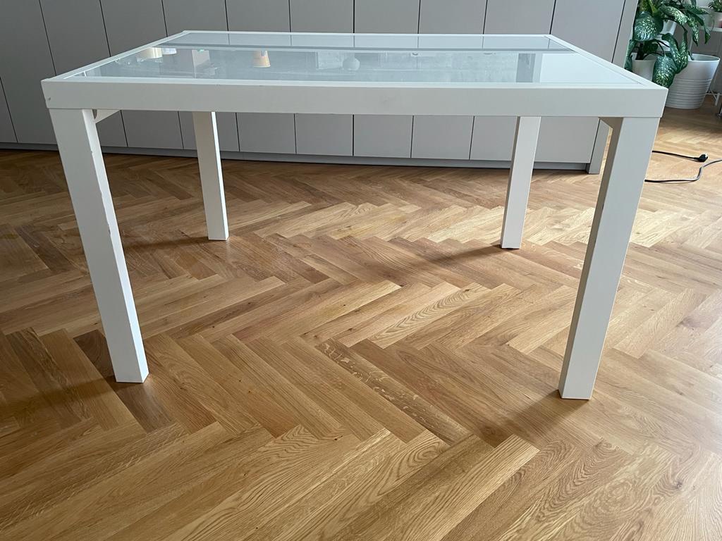 Luxusní rozkládací stůl z masivu