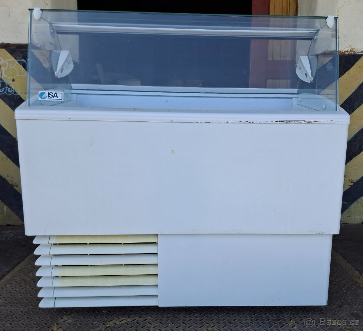 Vitrína na zmrzlinu