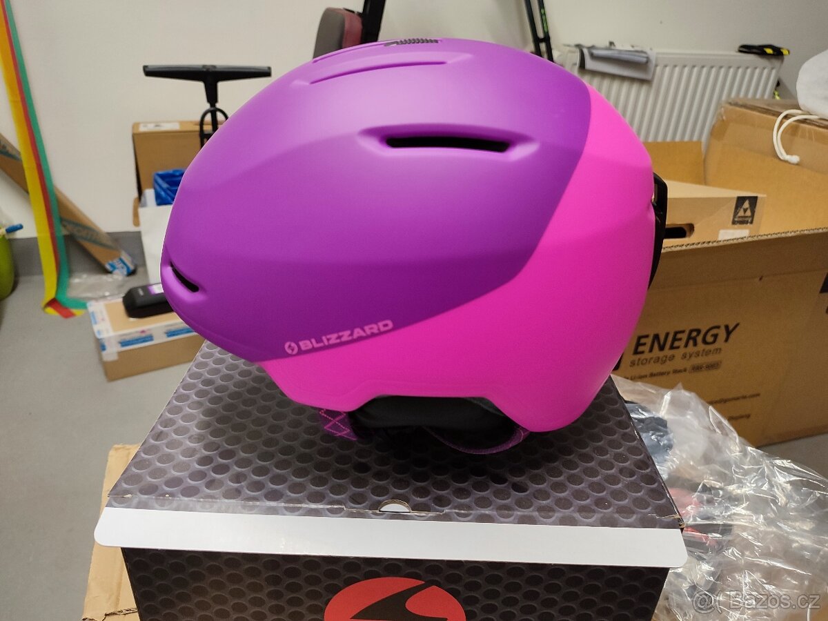 Prodám dívčí lyžařskou helmu Blizzard i s brýlemi