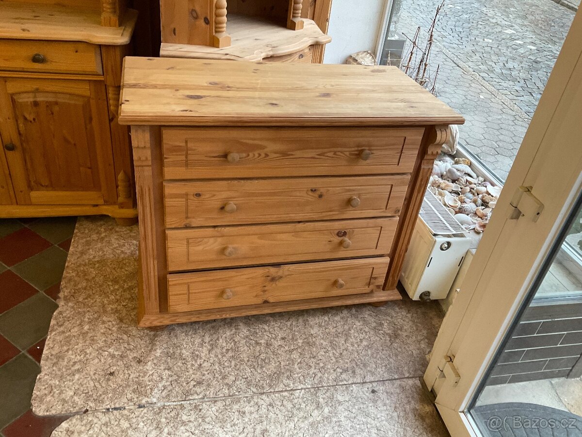 Šuplíková komoda borovice rezervováno