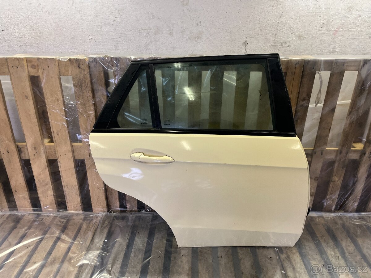 NASTROJENÉ PRAVÉ ZADNÍ DVEŘE MERCEDES W212 KOMBI PŘED.FAC.