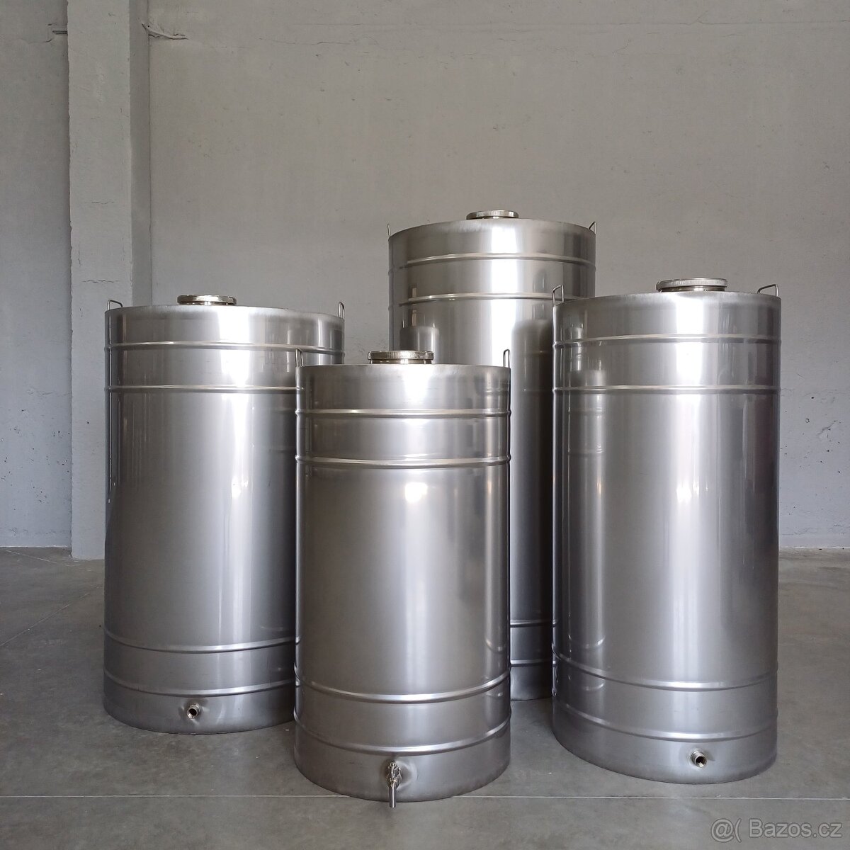 Nerezový sud na vino