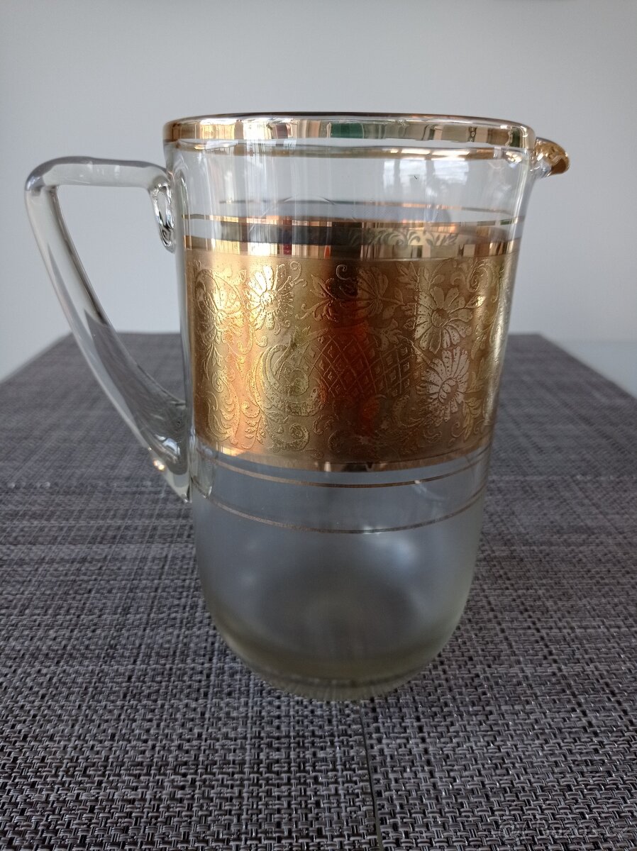 Retro skleněný džbán