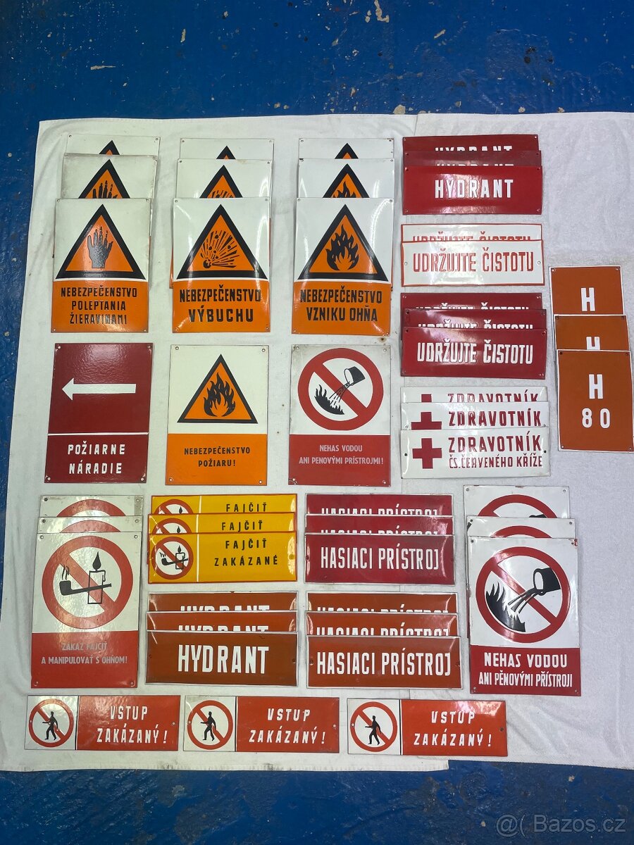 Stara smaltovana tabula cedule CSSR