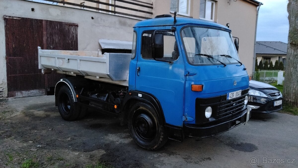Avia A 31t Hákový nosič kontejnerů