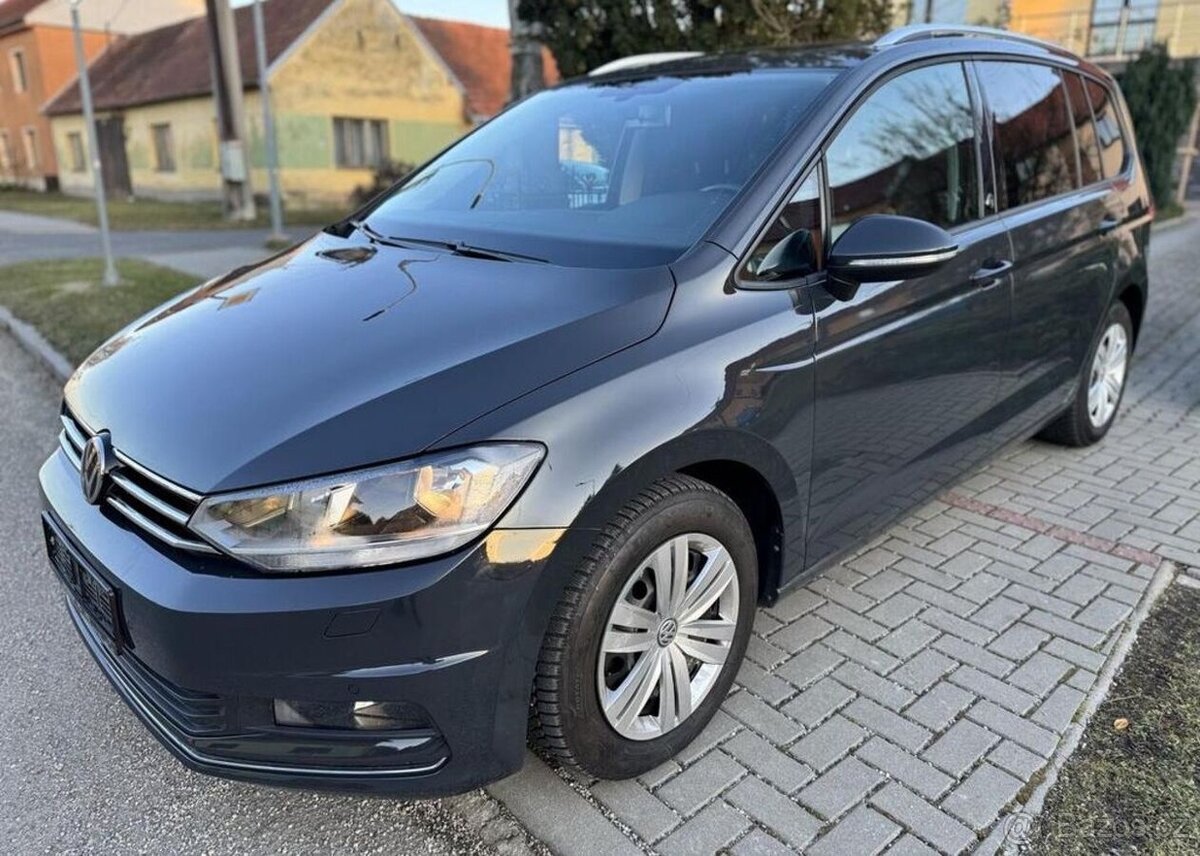 Volkswagen Touran 1,4 TSI SOUND TAŽNÉ PANORAMA benzín