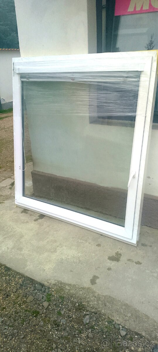 Okno 150 x 155 cm, doprava