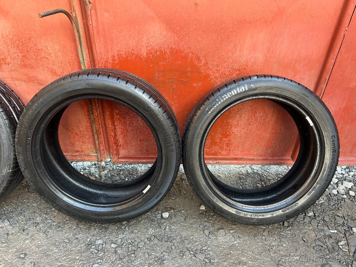 Prodám gumy 215/45/17 Continental