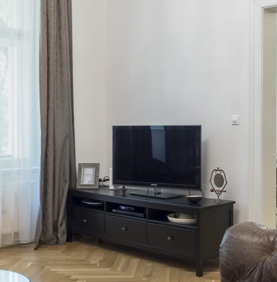 TV stolek Hemnes IKEA