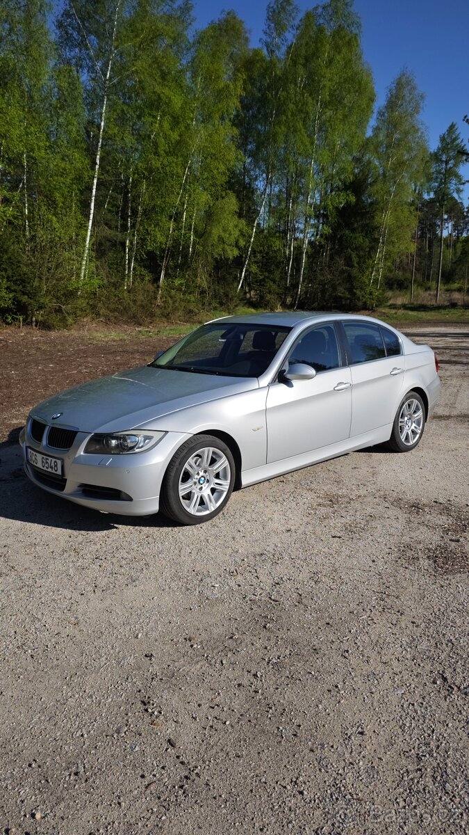 BMW E90 325i