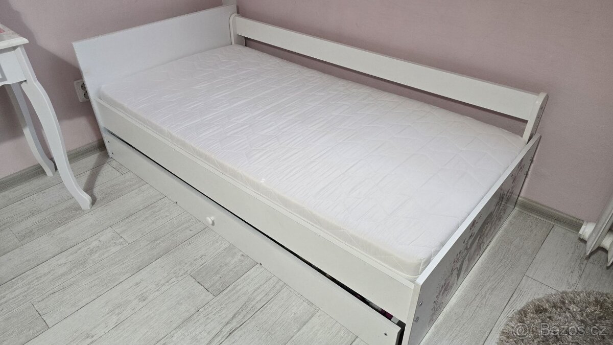 Dětská dívčí postel s motivem pohádky Sofie První
