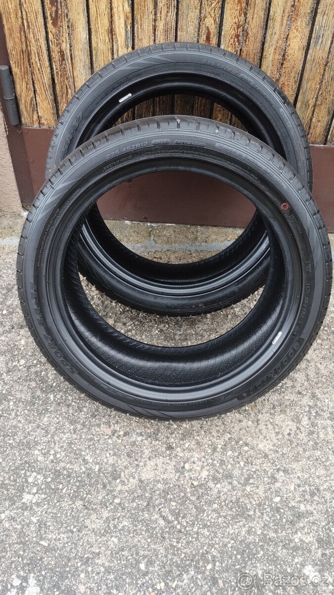 2ks letni pneu Goodride 225/45-17 okolo 4mm