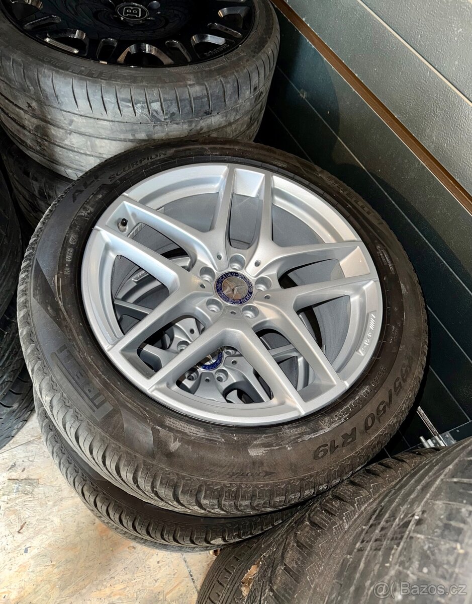 Originalni sada Mercedes Amg GLC a jiné 235/55 19, 255/50 19