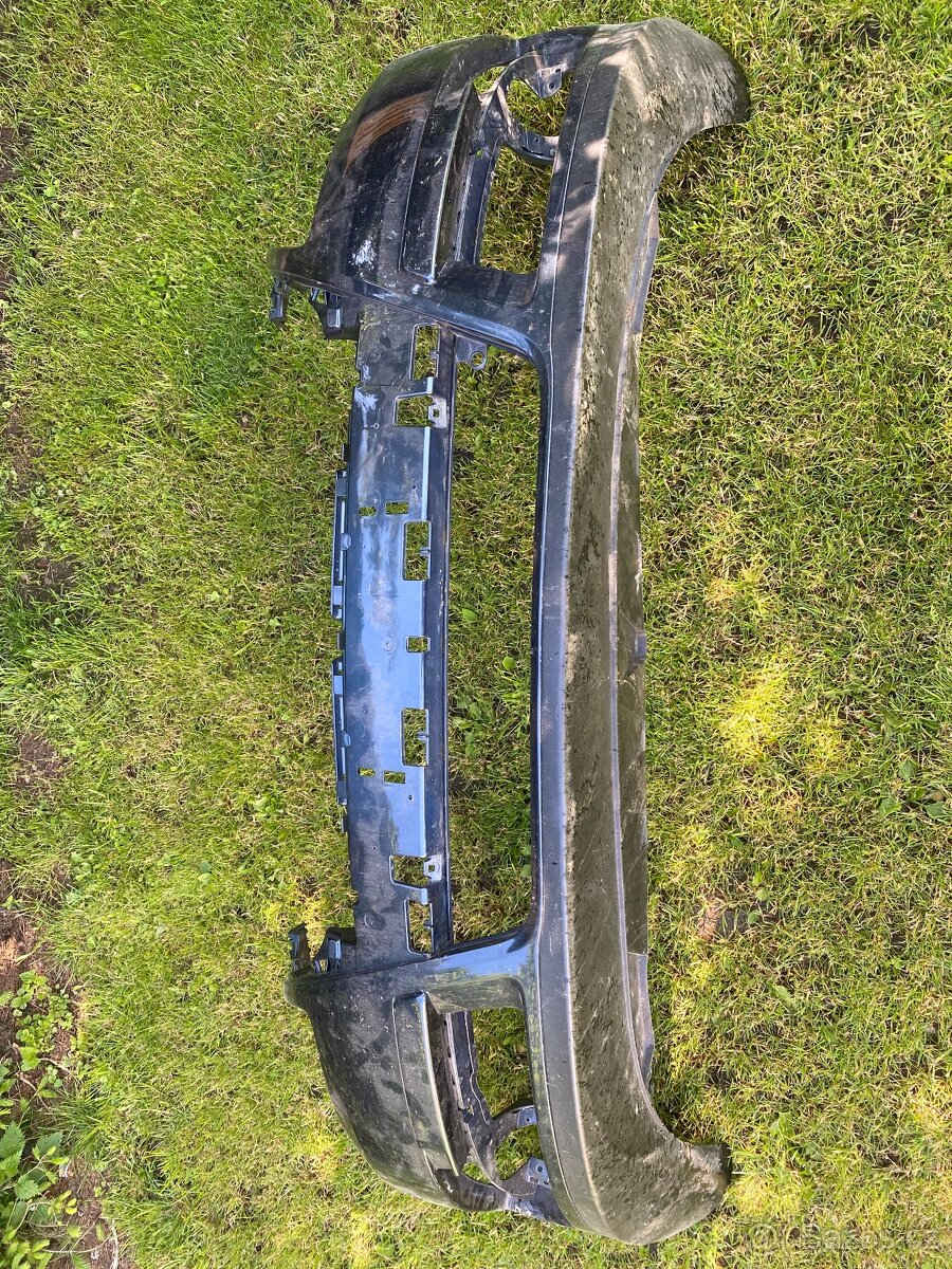 Přední nárazník Passat B6
