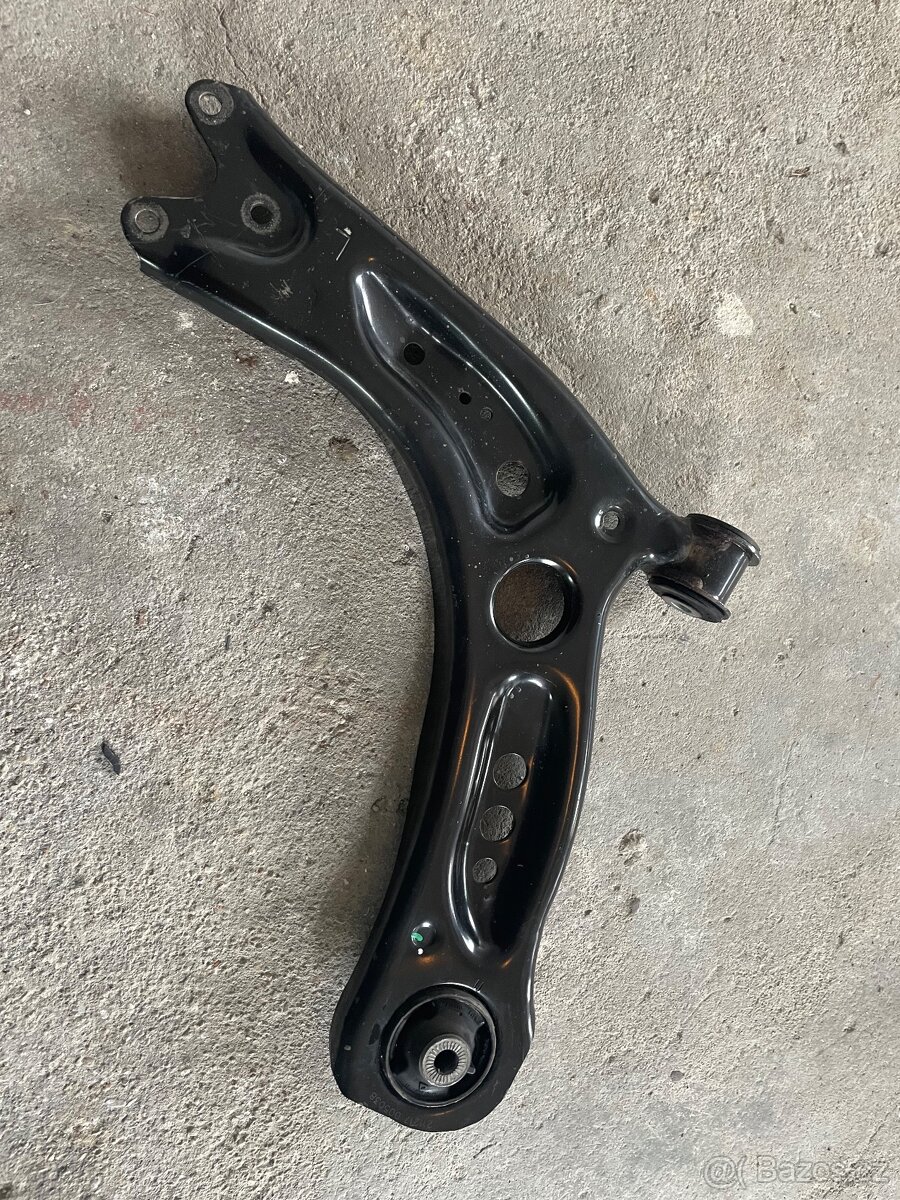 Originál rameno levé ŠKODA Octavia III 5E0 5Q0407151L