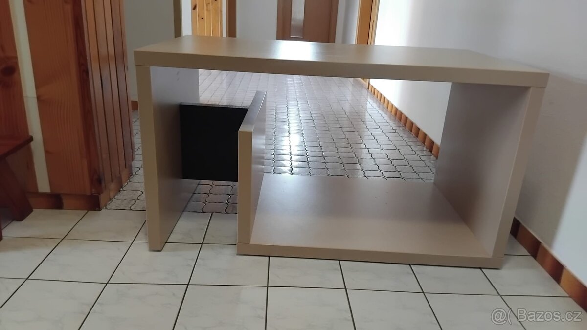 Konferenční stolek