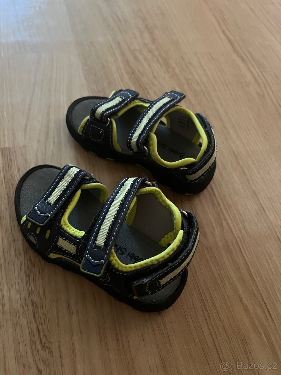 Dětské sandálky 23