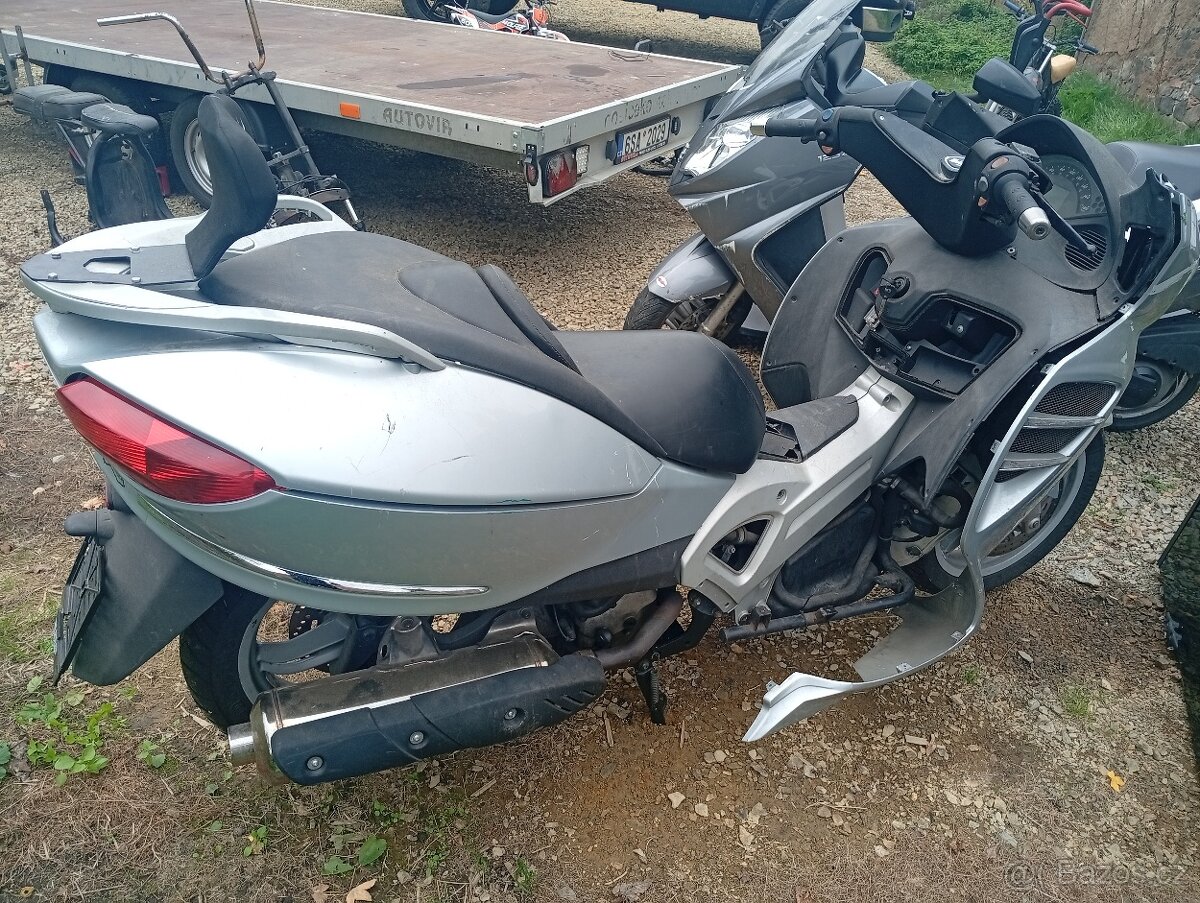 Prodám díly Malaguti Spidermax 500