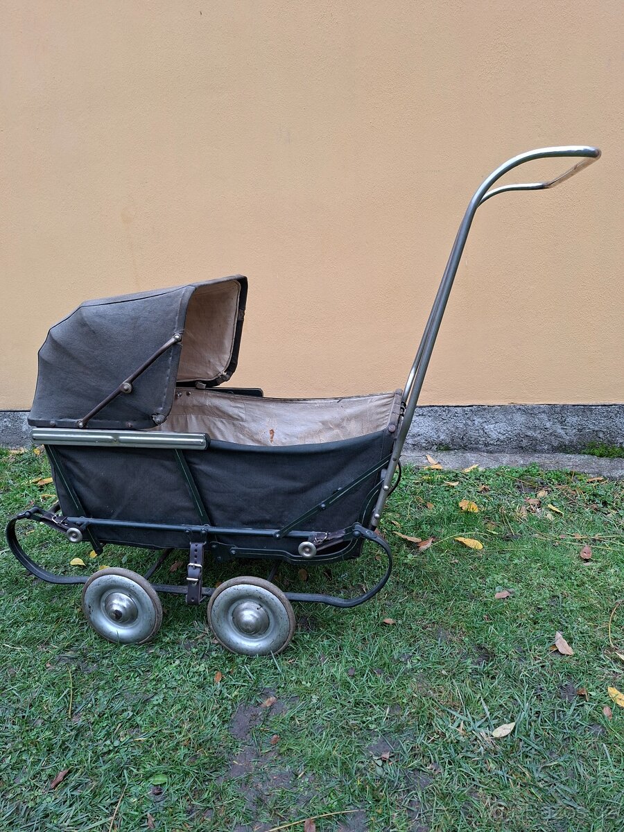 Starožitný kočárek pro panenky  - skládací