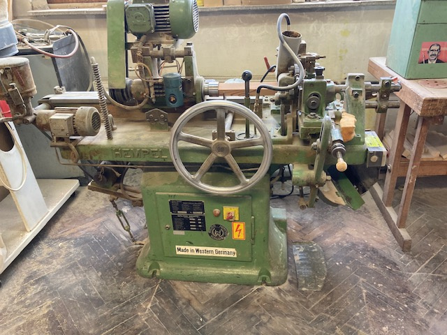 Nová cena - Linka na výrobu úchytek Hempel VKR plus bruska