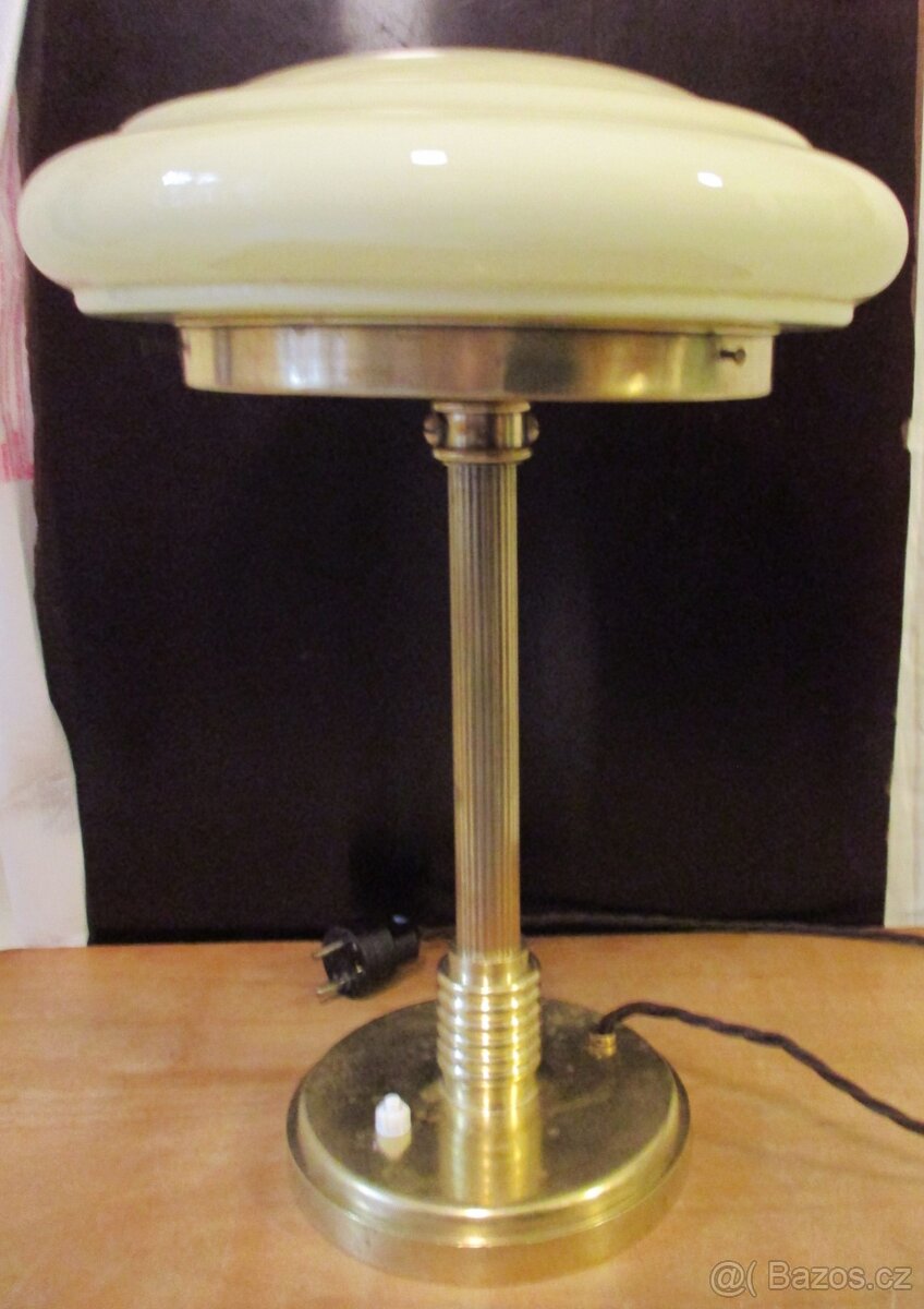 Stolní lampa art deco, mosaz, funkční, žluté sklo