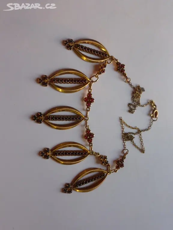 Granatovy Nahrdelnik Stríbro