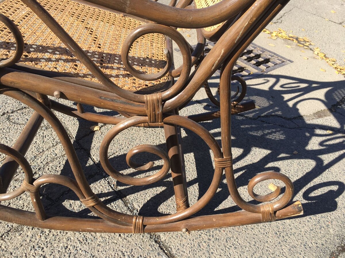 starozitne Houpaci kreslo